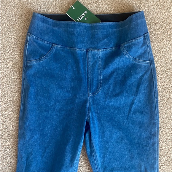 SMALL(FULL LENGTH).   HALARA FLEX DENIUM KNIT CASUAL LEGGINGS - Picture 6 of 9